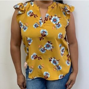 Yellow floral blouse On sale!🚨
